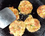 A picture of step 2 of Aloo tikki tamatar chat.