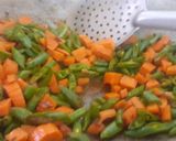 A picture of step 6 of Carrot and beans subzi.
