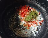 Foto del paso 2 de la receta: Papas rellenas con ensalada mixta 🥗🥔