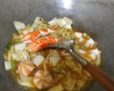Foto langkah ke 4 dari resep Seblak mie akhir bulan.