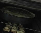 Foto del paso 4 de la receta: Tarta de zapallitos y cebolla con queso cremoso
