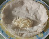 Foto langkah ke 2 dari resep Lumpia Tape Keju Saus Karamel.
