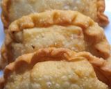 Foto del paso 5 de la receta: Empanadas de repollo, cebolla, zanahoria, morrón y queso