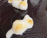 A picture of step 6 of Kitty Daikon Oroshi (grated Daikon Radish).