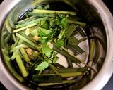 A picture of step 2 of Lemon Grass Mint Tea.