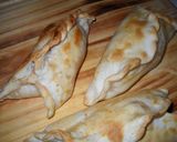 Foto del paso 7 de la receta: Empanadas salchicha, queso y tomate