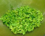 รูปขั้นตอนการทำที่ 7 ของ ยำดอกขจรหมึกไข่ย่าง