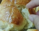 Foto langkah ke 3 dari resep Korean Garlic Cream Cheese Bread.