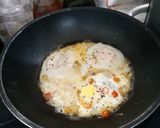 Foto langkah ke 5 dari resep Omellete kentang tomat.