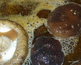 Foto del paso 6 de la receta: Rabo de ternera, guisado con vino tinto 👌👌👌con setas shiitake