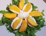 Foto del paso 3 de la receta: Ensalada de mozzarella, melocotón y salsa de mermelada de tomate