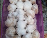 Foto langkah ke 5 dari resep Donat Salju Super Irit.