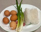 A picture of step 1 of Egg and Vermicelli Dumlette.
