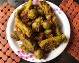 ગુંદા મરચાં નું લોટવાળુ શાક (Gunda Marcha Lot Valu Shak Recipe In Gujarati) રેસીપી સ્ટેપ3ફોટો