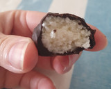 Foto del paso 3 de la receta: ꙮ Mini bomboncitos de choco-coco con leche condensada ꙮ