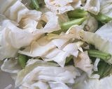 Foto langkah ke 4 dari resep Sayur sop baso simple.
