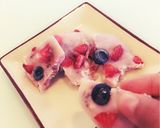 A picture of step 11 of Mixed berry yogurt bark.
