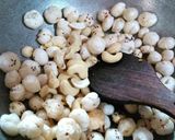 A picture of step 1 of Makhana kaju curry.