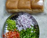 મસાલા પાઉં (Masala Pav Recipe In Gujarati) રેસીપી સ્ટેપ1ફોટો