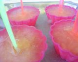 Foto del paso 2 de la receta: Helados de agua y jugo de frutas