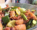 Foto langkah ke 5 dari resep Tumis Cumi Pete.