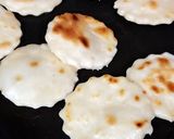 A picture of step 6 of Paratha sandwhich macaroons.