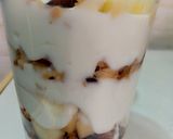 A picture of step 10 of Strawberry parfait.