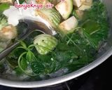 Foto langkah ke 3 dari resep Bobor bayam terong.