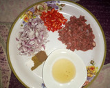 A picture of step 1 of Simple beef sauce.