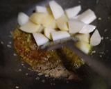 जीरे वाले बैंगन आलू (Jeere wale baingan aloo recipe in hindi) रेसिपी चरण 3 फोटो