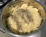 Une image de l'étape 10 de Gratin de courgettes blanches aux poivrons rouges et bouillon de bœuf.