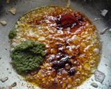 A picture of step 3 of Prawns masala.