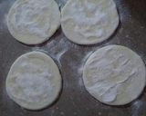 A picture of step 2 of Homemade samosa/roll patti.