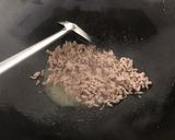รูปขั้นตอนการทำที่ 2 ของ หมูผัดขิงแจ่วบองใบยี่หร่า