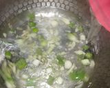 Foto langkah ke 2 dari resep Sop Bakso Tauge.