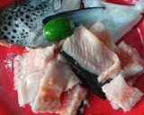 Foto langkah ke 1 dari resep Sup kepala ikan salmon.