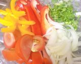 Hình bước làm 1 của món Mỳ đậu hũ xào ngũ sắc