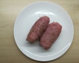 Sajttal - sonkával - uborkával töltött sertéstekercs recept fázis 3 fotója