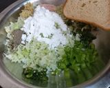 A picture of step 1 of Cabbage Manchurian Plate.