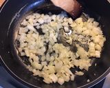 Une image de l'étape 2 de Pommes de terre sautées aux saucisses à l ancienne et poivrons.