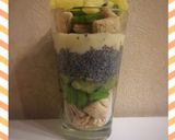 Foto del paso 2 de la receta: Desayuno saludable: Vaso de cereales, anana, kiwi, yogur y chía