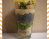 Foto del paso 2 de la receta: Desayuno saludable: Vaso de cereales, anana, kiwi, yogur y chía