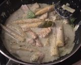 A picture of step 4 of Thai Green Curry.