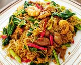 Foto langkah ke 5 dari resep Bihun Goreng Spesial.
