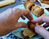 Foto del paso 5 de la receta: Rollitos de calabacín rebozados y rellenos
