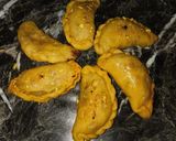 A picture of step 18 of Mawa Gujiya.