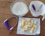 A picture of step 1 of Apple Pie.