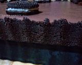 A picture of step 4 of Oreo tart with chocolate custard pudding.