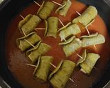 Foto del paso 3 de la receta: Rollitos de nopal con queso en caldillo de jitomate