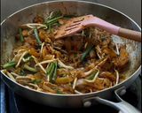Foto langkah ke 4 dari resep Kwetiaw goreng.